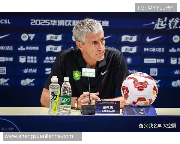 拉米罗首次公开带队训练分组对抗战术布局引关注 拉米罗首次公开带队训练分组对抗战术布局引关注