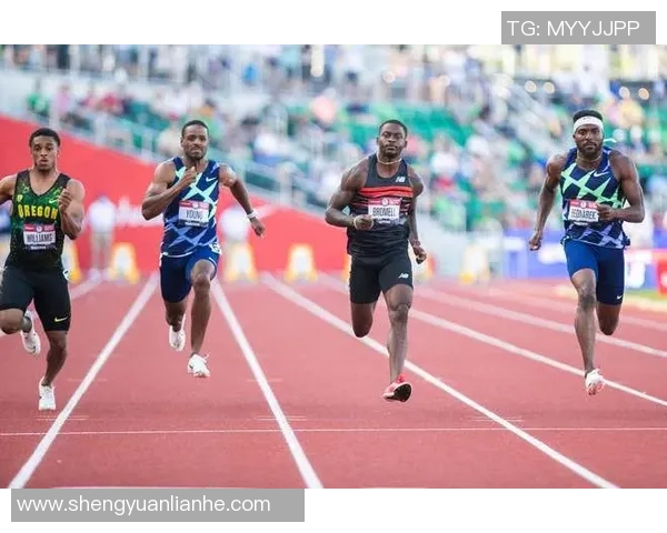 皮尔斯夜店偷瞄性感美女的紧张瞬间只需半秒钟的转头反应