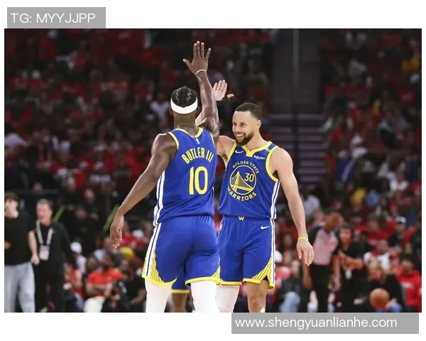 库里称赞巴特勒关键三分球是团队篮球的胜利体现