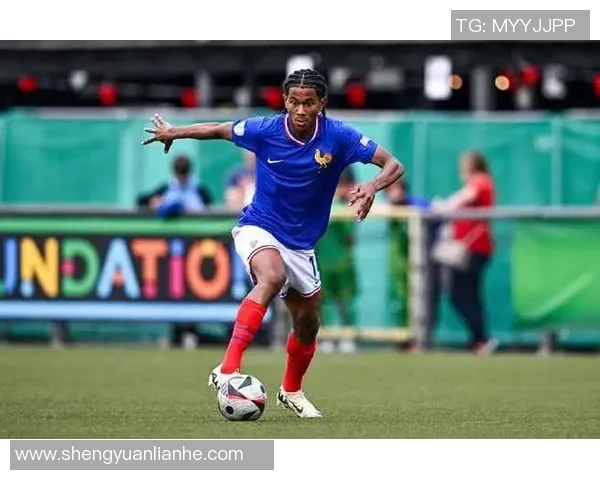 扎伊尔埃梅里盛赞登贝莱展现无与伦比的魔力与才华