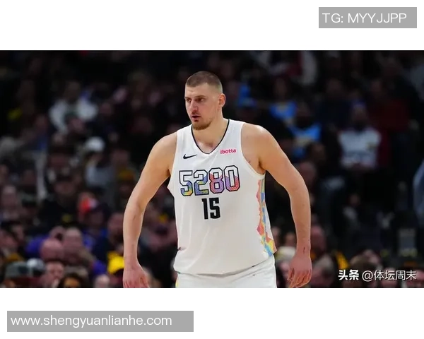 约基奇化身魔术师亚历山大与杨在费城的精彩对决