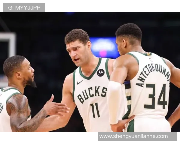 老友重聚利拉德与字母哥兄弟情深热聊共叙昔日辉煌时光